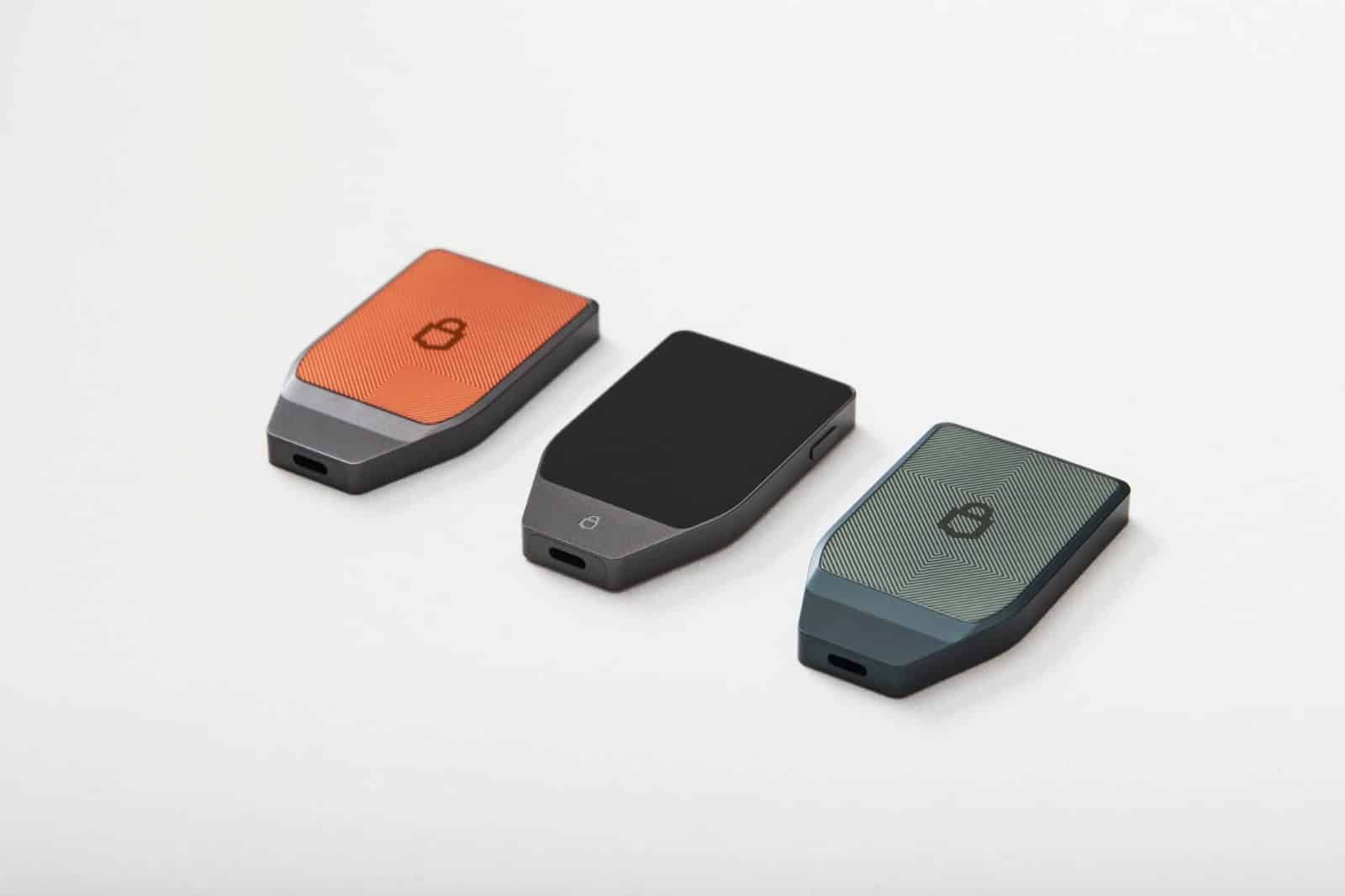 Trezor Safe 7. Kryptopeněženka s transparentním čipem